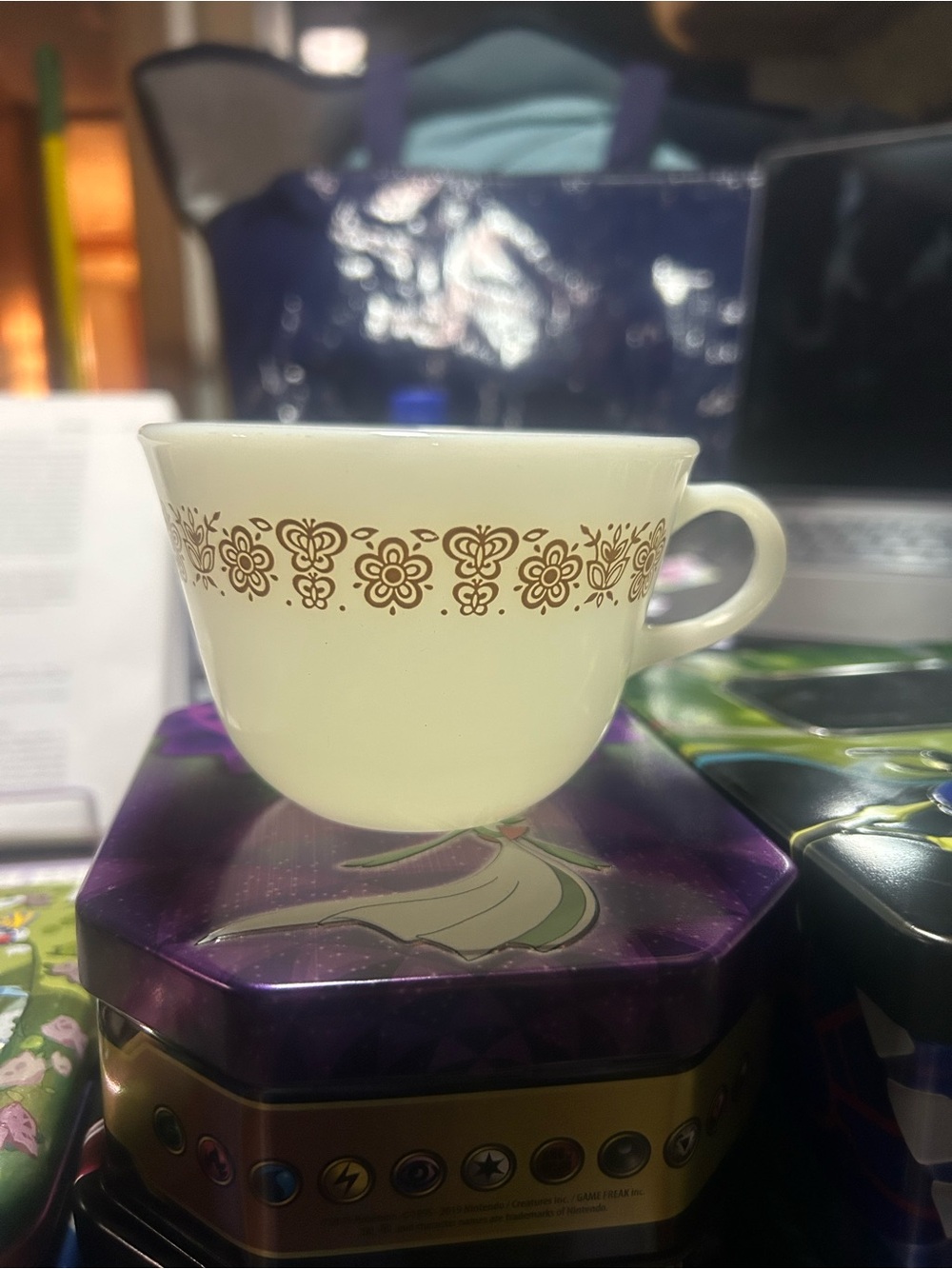 Pyrex Gold Butterfly Design teacup - Picture 2 of 2